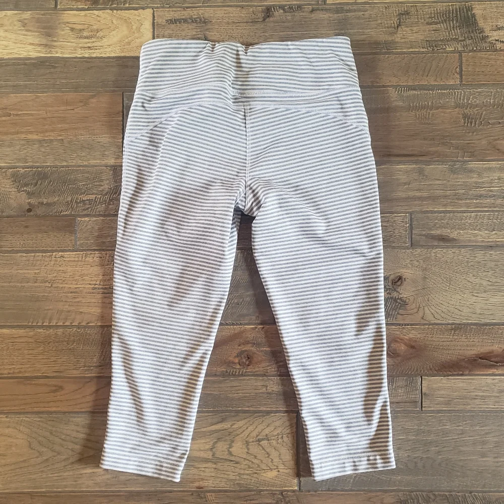 MPG | gray and white striped cropped athletic workout leggings - Picture 2 of 8